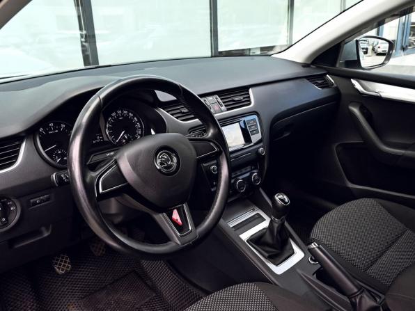 Skoda Octavia III (A7) с пробегом 2017 года, цена 1 599 000 рублей, 61776 км, лифтбек, Автокод Объявления