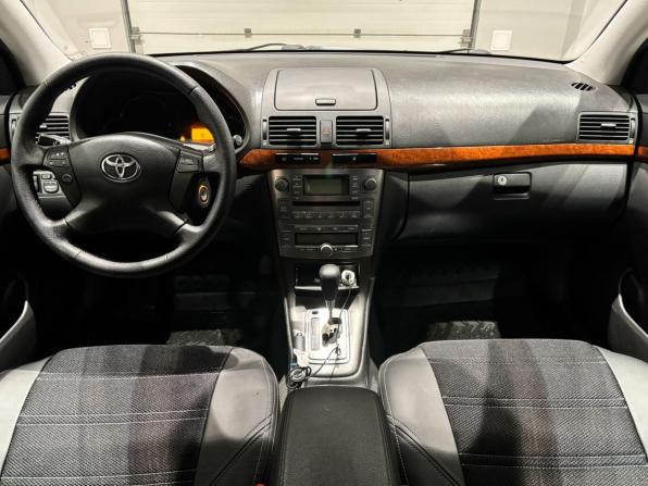 Toyota Avensis II Рестайлинг с пробегом 2008 года, цена 950 000 рублей, 215943 км, седан, Автокод Объявления