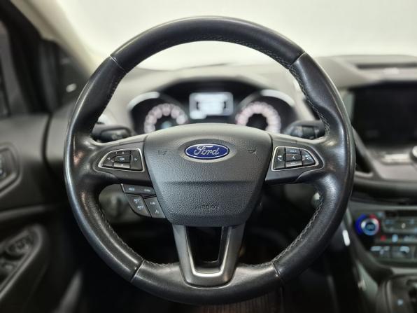 Ford Kuga II Рестайлинг с пробегом 2019 года, цена 1 750 000 рублей, 123459 км, внедорожник, Автокод Объявления