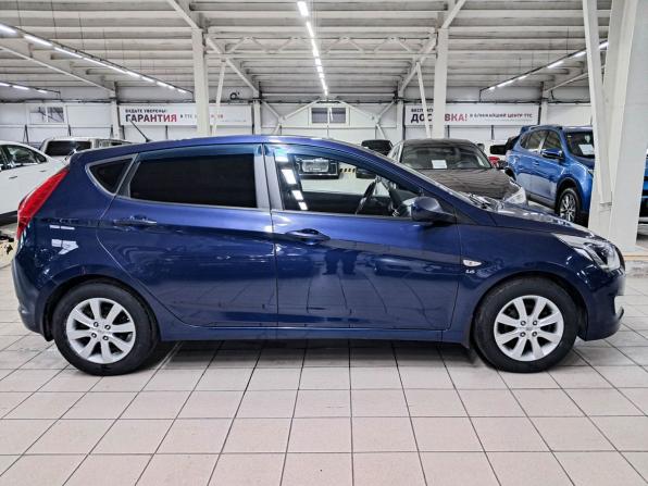 Hyundai Solaris I Рестайлинг с пробегом 2015 года, цена 755 000 рублей, 218000 км, хэтчбек, Автокод Объявления