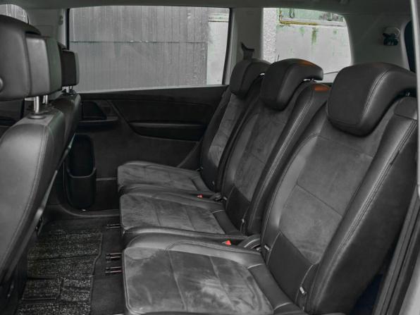 Volkswagen Sharan II Рестайлинг с пробегом 2017 года, цена 1 695 000 рублей, 200638 км, минивэн, Автокод Объявления