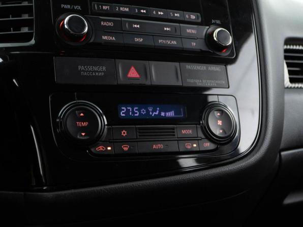 Mitsubishi Outlander III Рестайлинг 2 с пробегом 2016 года, цена 1 829 050 рублей, 116212 км, внедорожник, Автокод Объявления