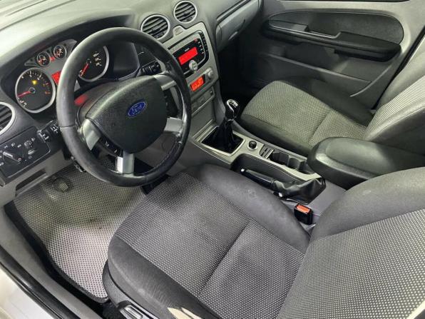 Ford Focus II Рестайлинг с пробегом 2010 года, цена 280 000 рублей, 499988 км, седан, Автокод Объявления