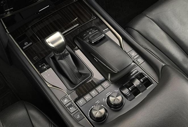 Lexus LX III Рестайлинг 2 с пробегом 2020 года, цена 10 500 000 рублей, 186000 км, внедорожник, Автокод Объявления