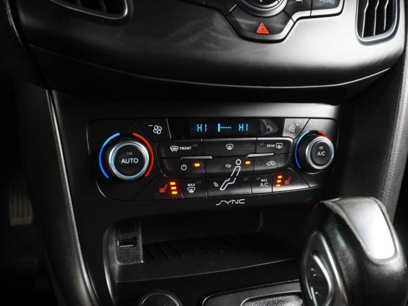Ford Focus III Рестайлинг с пробегом 2015 года, цена 999 000 рублей, 167558 км, седан, Автокод Объявления