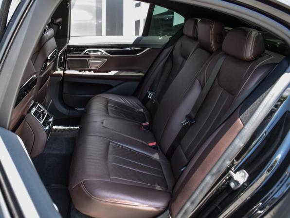 BMW 7 серии VI (G11/G12) Рестайлинг с пробегом 2019 года, цена 5 750 000 рублей, 48628 км, седан, Автокод Объявления