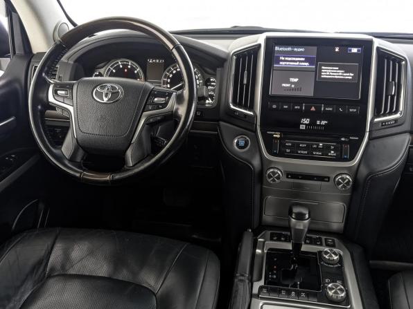 Toyota Land Cruiser 200 Series Рестайлинг 2 с пробегом 2020 года, цена 7 850 000 рублей, 136625 км, внедорожник, Автокод Объявления