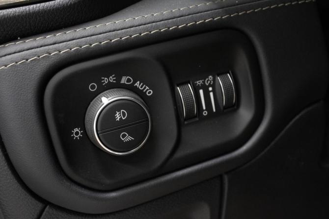 Ram 1500 V с пробегом 2020 года, цена 6 899 000 рублей, 42323 км, пикап, Автокод Объявления