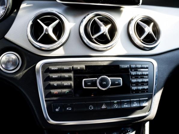 Mercedes-Benz GLA I (X156) с пробегом 2015 года, цена 1 990 000 рублей, 156502 км, внедорожник, Автокод Объявления
