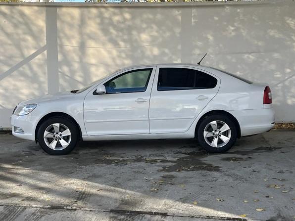 Skoda Octavia II (A5) Рестайлинг с пробегом 2013 года, цена 870 000 рублей, 164733 км, лифтбек, Автокод Объявления