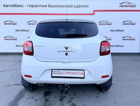 Renault Sandero II с пробегом 2017 года, цена 800 000 рублей, 97365 км, хэтчбек, Автокод Объявления