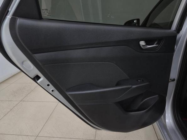 Hyundai Solaris II с пробегом 2018 года, цена 1 025 000 рублей, 153379 км, седан, Автокод Объявления