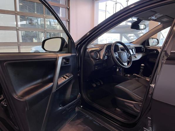 Toyota RAV4 IV (XA40) с пробегом 2015 года, цена 1 900 000 рублей, 240886 км, внедорожник, Автокод Объявления