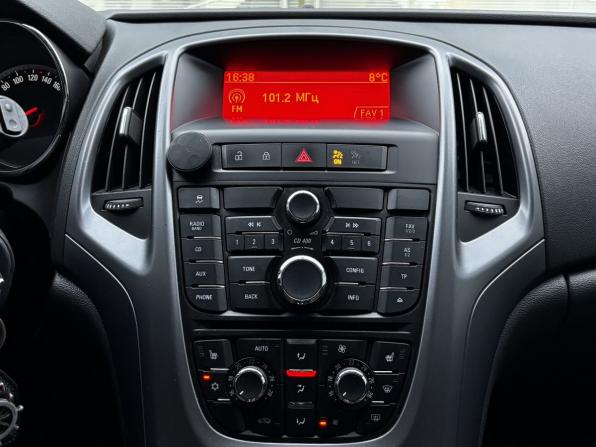 Opel Astra J Рестайлинг с пробегом 2012 года, цена 599 000 рублей, 204257 км, хэтчбек, Автокод Объявления