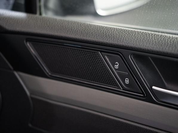Volkswagen Passat B8 с пробегом 2015 года, цена 1 420 000 рублей, 138299 км, универсал, Автокод Объявления