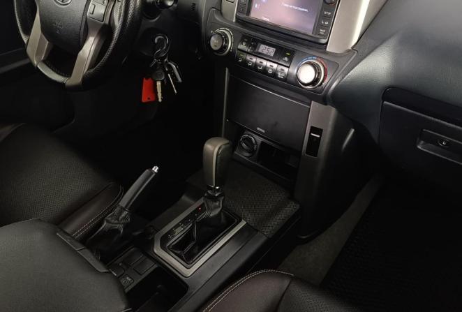 Toyota Land Cruiser Prado 150 Series Рестайлинг 1 с пробегом 2013 года, цена 2 680 000 рублей, 194135 км, внедорожник, Автокод Объявления