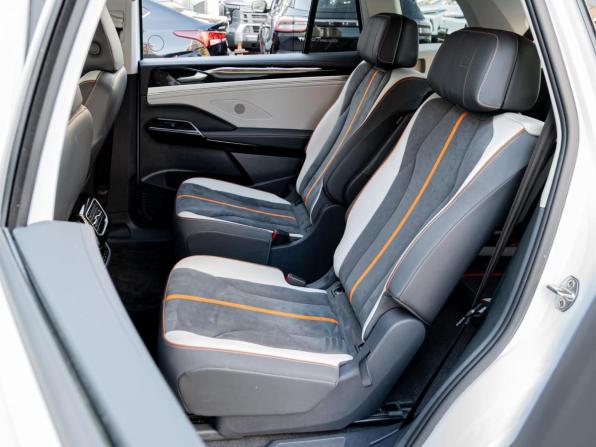 Volkswagen ID.6 с пробегом 2022 года, цена 3 600 000 рублей, 36544 км, внедорожник, Автокод Объявления