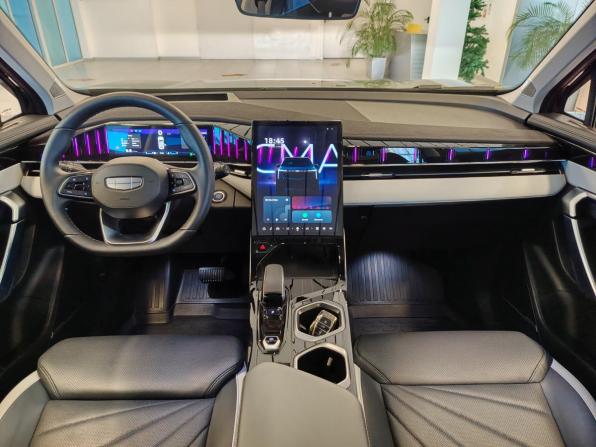Geely Atlas II с пробегом 2025 года, цена 3 390 000 рублей, 3794 км, внедорожник, Автокод Объявления