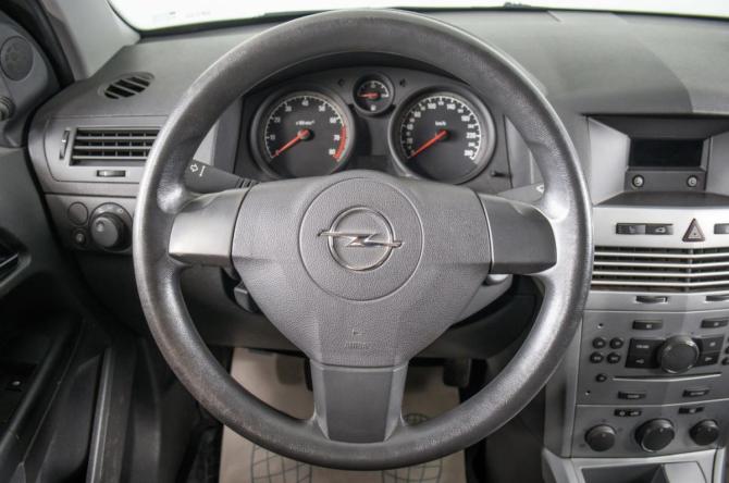 Opel Astra H Рестайлинг с пробегом 2010 года, цена 709 000 рублей, 110000 км, седан, Автокод Объявления