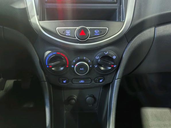 Hyundai Solaris I с пробегом 2011 года, цена 650 000 рублей, 133650 км, седан, Автокод Объявления