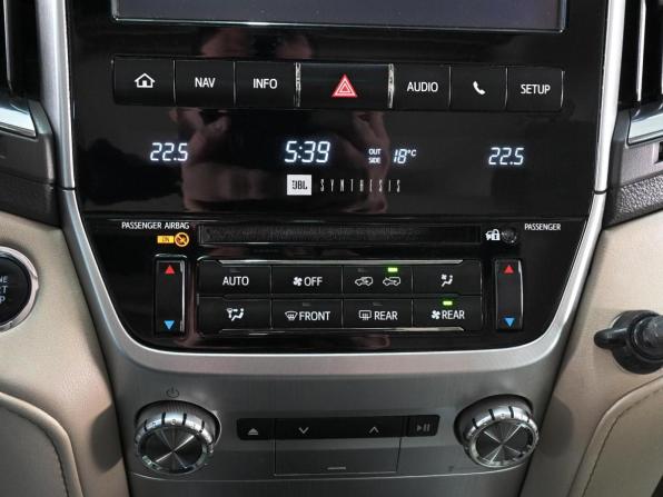 Toyota Land Cruiser 200 Series Рестайлинг 2 с пробегом 2018 года, цена 6 789 000 рублей, 147335 км, внедорожник, Автокод Объявления