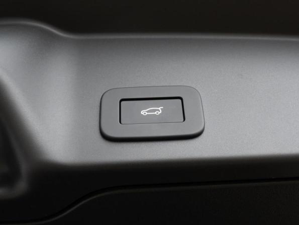 Land Rover Range Rover Evoque II Рестайлинг с пробегом 2025 года, цена 5 850 000 рублей, 63 км, внедорожник, Автокод Объявления