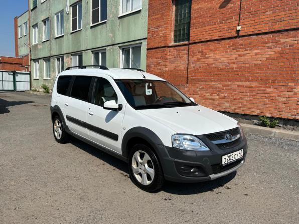 Lada (ВАЗ) Largus I с пробегом 2017 года, цена 899 000 рублей, 100012 км, универсал, Автокод Объявления