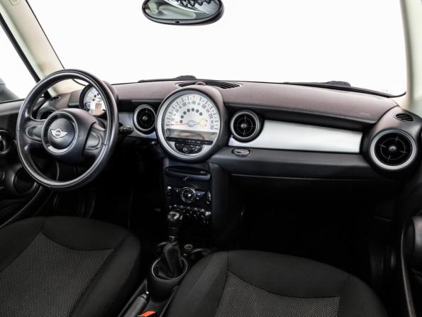 Mini Hatch II (R56) Рестайлинг с пробегом 2011 года, цена 849 000 рублей, 210254 км, хэтчбек, Автокод Объявления