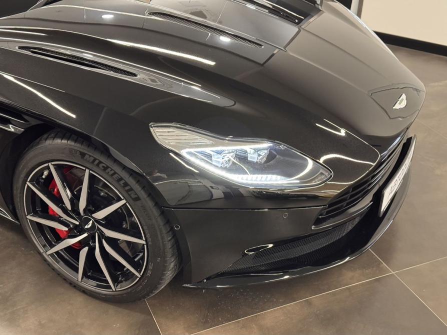 Aston Martin DB11 I Москва  - изображение 14