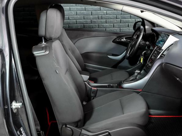 Opel Astra J Рестайлинг с пробегом 2013 года, цена 950 000 рублей, 165759 км, хэтчбек, Автокод Объявления