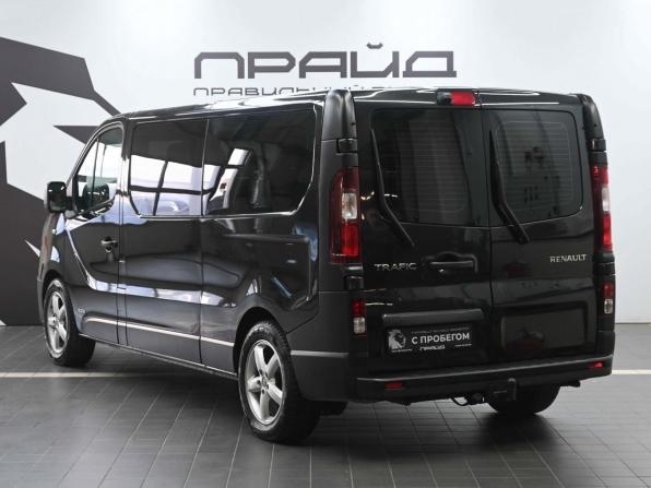 Renault Trafic III с пробегом 2015 года, цена 2 199 900 рублей, 216000 км, минивэн, Автокод Объявления