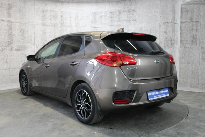 Kia Ceed II Рестайлинг с пробегом 2017 года, цена 1 044 000 рублей, 177856 км, хэтчбек, Автокод Объявления
