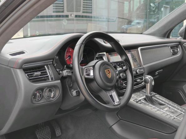 Porsche Macan I Рестайлинг с пробегом 2021 года, цена 6 150 000 рублей, 93500 км, внедорожник, Автокод Объявления