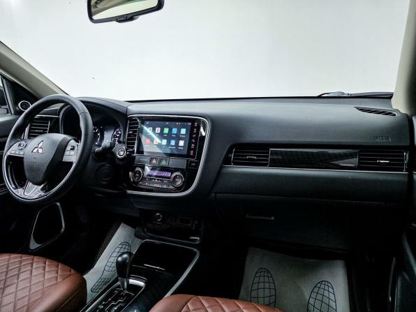 Mitsubishi Outlander III Рестайлинг 3 с пробегом 2022 года, цена 2 439 000 рублей, 63267 км, внедорожник, Автокод Объявления