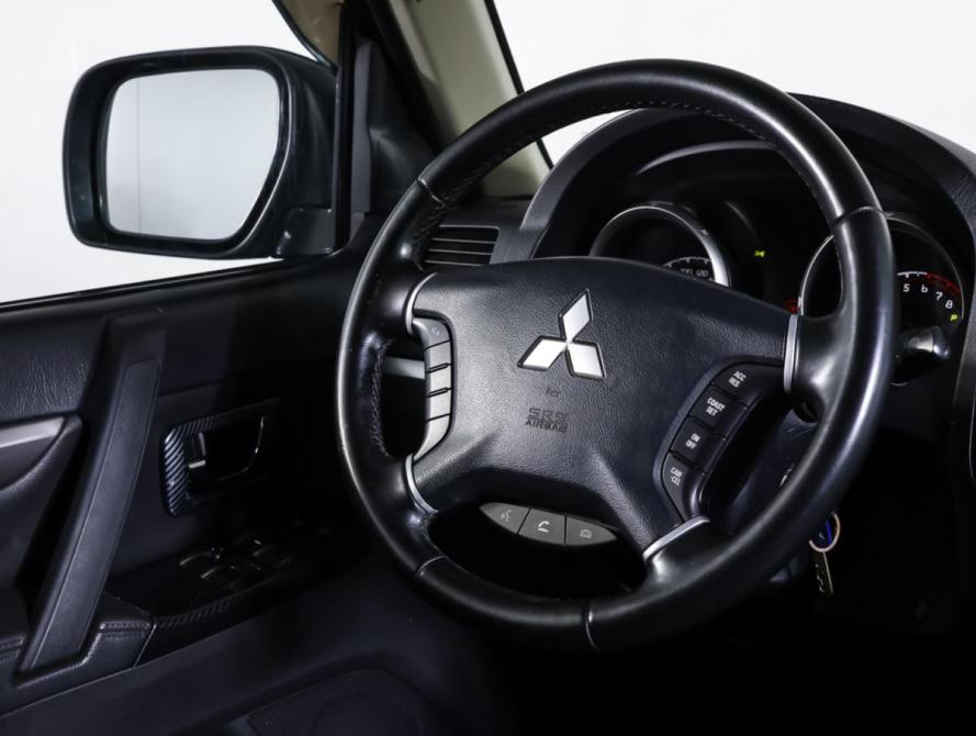 Mitsubishi Pajero IV Рестайлинг 1 Москва  - изображение 14