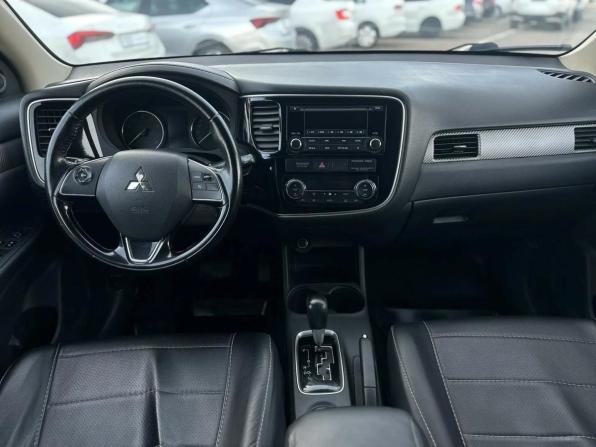 Mitsubishi Outlander III Рестайлинг 2 с пробегом 2016 года, цена 1 650 000 рублей, 136000 км, внедорожник, Автокод Объявления