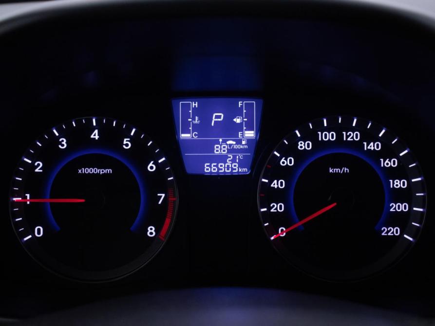 Hyundai Solaris I Рестайлинг Москва  - изображение 12