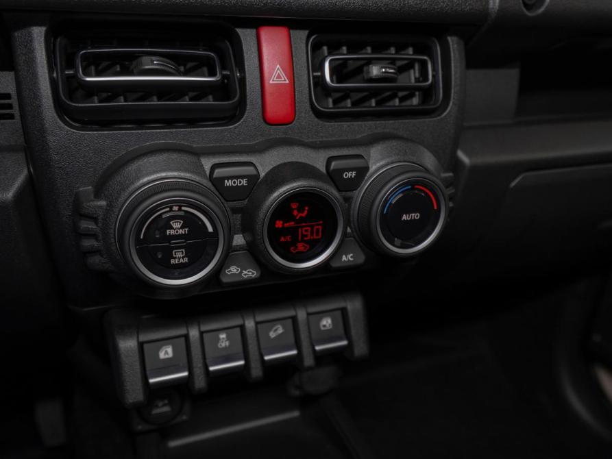 Suzuki Jimny IV Москва  - изображение 17