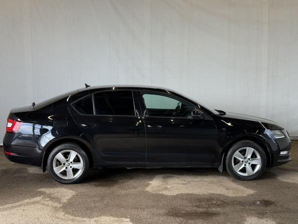 Skoda Octavia III (A7) Рестайлинг с пробегом 2017 года, цена 1 600 000 рублей, 169017 км, лифтбек, Автокод Объявления