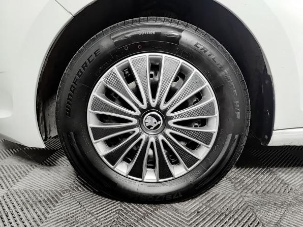 Skoda Rapid I Рестайлинг с пробегом 2019 года, цена 1 370 000 рублей, 78464 км, лифтбек, Автокод Объявления