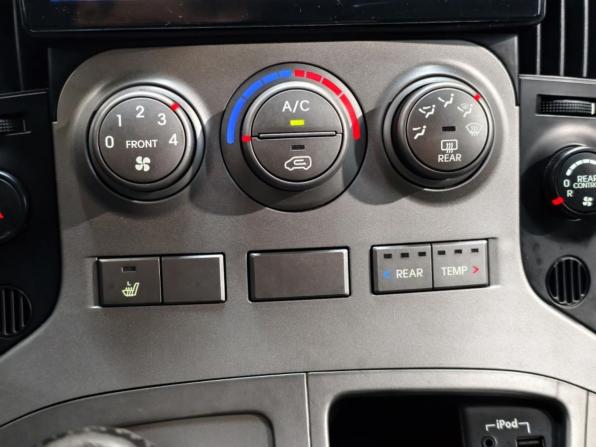 Hyundai H-1 II с пробегом 2012 года, цена 1 685 000 рублей, 297580 км, минивэн, Автокод Объявления