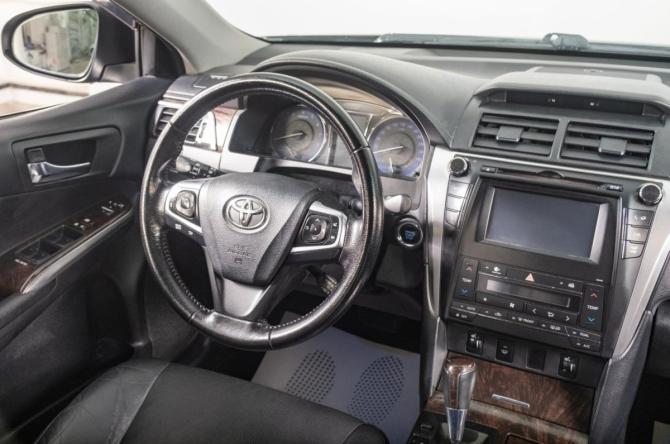 Toyota Camry VII (XV50) Рестайлинг с пробегом 2015 года, цена 2 189 000 рублей, 124000 км, седан, Автокод Объявления