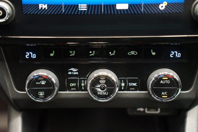 Skoda Octavia III (A7) Рестайлинг с пробегом 2020 года, цена 2 200 000 рублей, 190000 км, лифтбек, Автокод Объявления