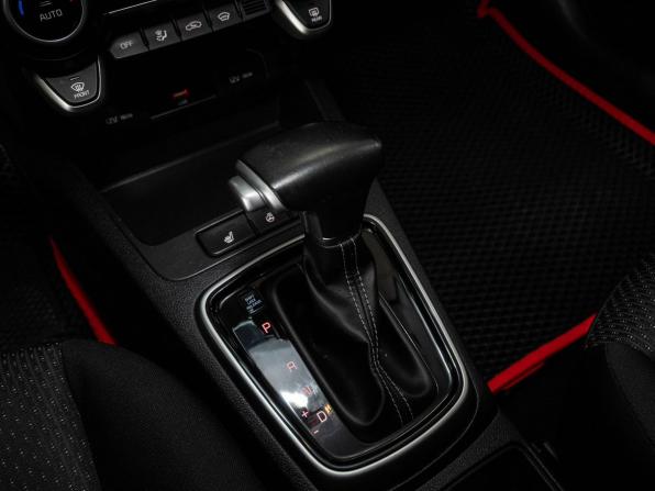 Kia Rio IV Рестайлинг с пробегом 2021 года, цена 1 788 000 рублей, 59120 км, хэтчбек, Автокод Объявления