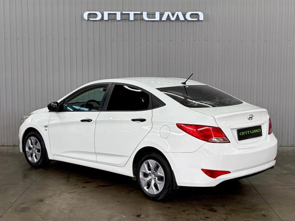 Hyundai Solaris I Рестайлинг с пробегом 2015 года, цена 1 047 000 рублей, 149000 км, седан, Автокод Объявления
