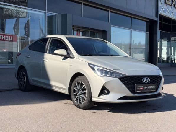 Hyundai Solaris II Рестайлинг с пробегом 2020 года, цена 1 055 000 рублей, 241350 км, седан, Автокод Объявления