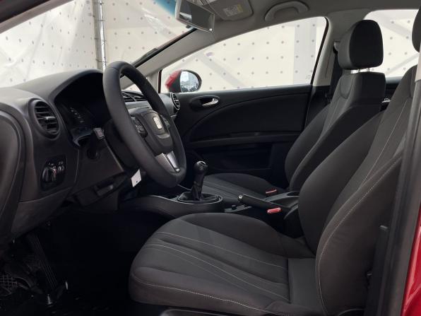 SEAT Leon II Рестайлинг с пробегом 2012 года, цена 920 000 рублей, 141990 км, хэтчбек, Автокод Объявления