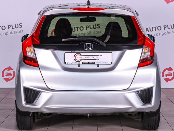 Honda Fit III с пробегом 2016 года, цена 900 000 рублей, 151900 км, хэтчбек, Автокод Объявления