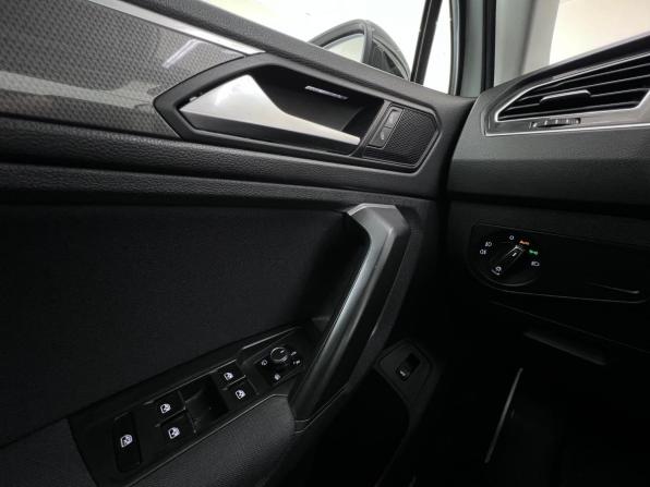 Volkswagen Tiguan II с пробегом 2019 года, цена 2 200 000 рублей, 111047 км, внедорожник, Автокод Объявления