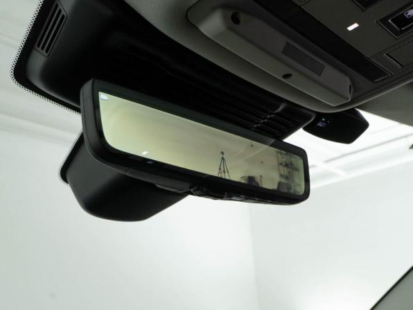 Land Rover Range Rover Evoque II Рестайлинг с пробегом 2024 года, цена 5 195 055 рублей, 21238 км, внедорожник, Автокод Объявления